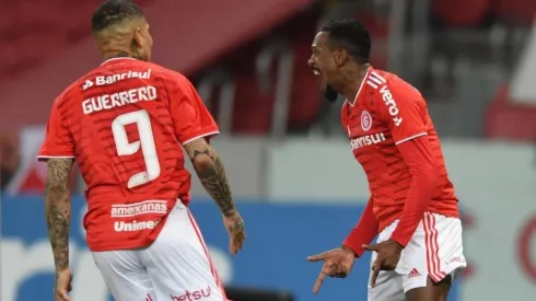 Inter golea con Palacios aportando con una asistencia.