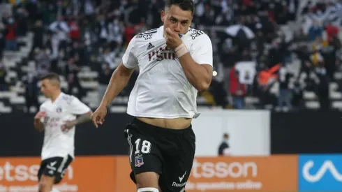 Morales celebrando en Colo Colo