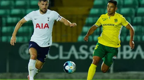 Delgado suma minutos en la victoria sobre Tottenham.