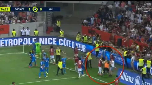 Jorge Desio dejó nocaut a un hincha del Niza que invadió el terreno de juego.