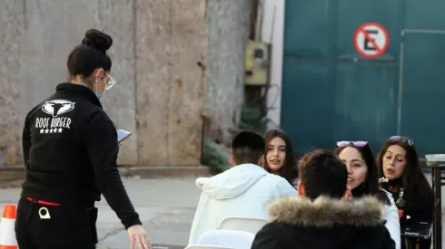 Según el reporte diario de hoy, se notificaron 392 nuevos casos de coronavirus en Chile.