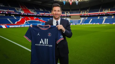 Lionel Messi disputaría su primer partido a nivel de clubes fuera de Barcelona.