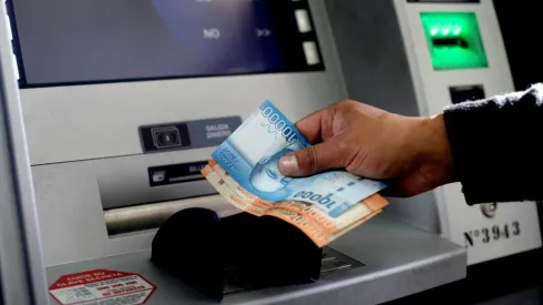 El pago de agosto comenzó este sábado 28 y puedes revisarlo en www.ingresodeemergencia.cl