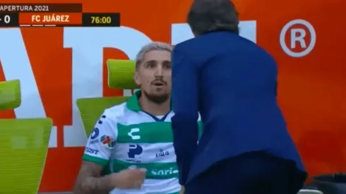 Valdés se enojó con el cambio de Almada y le reclamó con todo