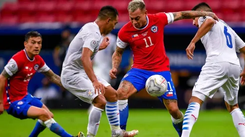 Chile debe ganar y esperar ayudas en las Eliminatorias Sudamericanas.