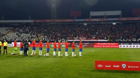El público volvió al estadio para alentar a la selección chilena.