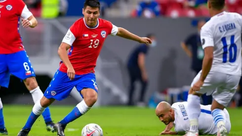 Tomás Alarcón será el reemplazante de Erick Pulgar en la selección chilena