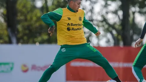 Nicolás Castillo puede debutar el martes ante Corinthians.