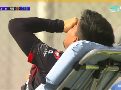 Jugador de Ñublense sufre por la altura y es sacado en ambulancia