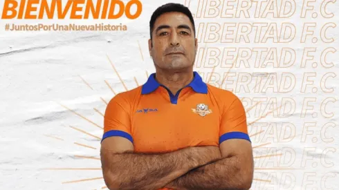 Nelson Tapia presentado como DT del Libertad FC de Ecuador.