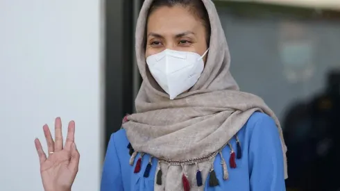 Llega la primera refugiada afgana a Chile