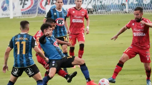 Huachipato suma cinco partidos sin conocer la derrota por el Campeonto Nacional.