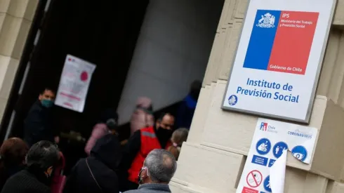 En la web, puedes ingresar con tus datos o Clave Única para también consultar sobre trámites, documentos, o el mismo pago de estos.