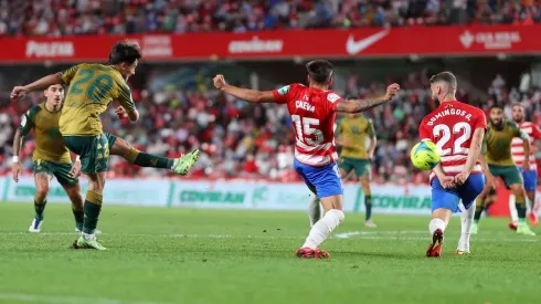 El juvenil Rodri se despachó un auténtico golazo en el primer tiempo.