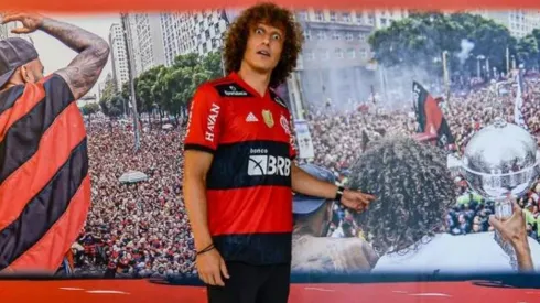 David Luiz es oficialmente compañero de Mauricio Isla en Flamengo