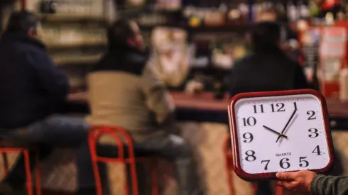 Según el Plan 18 Seguro, no se pueden realizar celebraciones durante el toque de queda, por lo que se mantienen las disposiciones originales del Plan Paso a Paso.