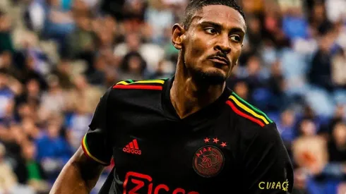 La camiseta reggae del Ajax inspirada en Bob Marley encuentra es resistida por la UEFA.