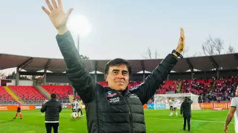 Gustavo Quinteros se proyecta en Colo Colo. Su contrato termina en diciembre y la clasificación a la Copa Libertadores más los refuerzos para esa instancia, de darse, serán fundamentales.