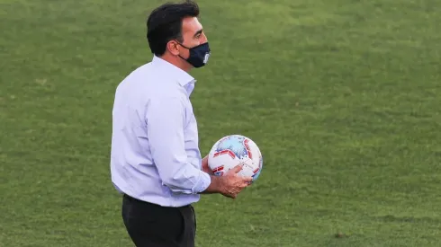 El DT albo no tiene problemas en que el plantel festeje el 18 "como se hace acá"