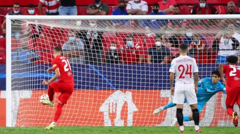 Luka Sucic cobró dos de los tres penales del RB Salzburgo, convirtiendo uno y fallando el otro.