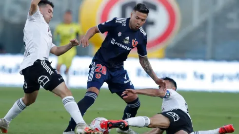 Universidad de Chile recibe a Colo Colo en duelo clave en la lucha por el título