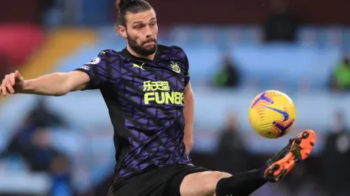 Andy Carroll no encuentra club y comienza a desesperarse