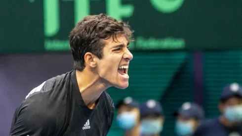 Cristian Garin no pudo igualar la llave de Chile contra Eslovaquia por Copa Davis, tras caer inapelablemente contra Norbet Gombos | Foto: @CopaDavis