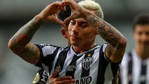 Eduardo Vargas timbró su segunda anotación en el Brasileirao y se encamina a un inédito título en el Brasileirao