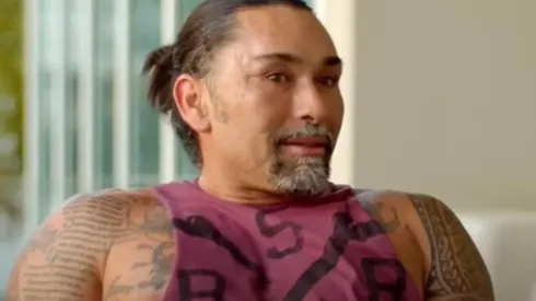 Marcelo Ríos le vuelve a pegar a Jordi Castell en el suelo.