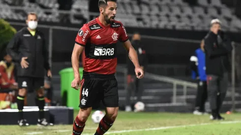 Mauricio Isla es blanco de las criticas de los medios brasileños por sus últimas actuaciones en el Fla.