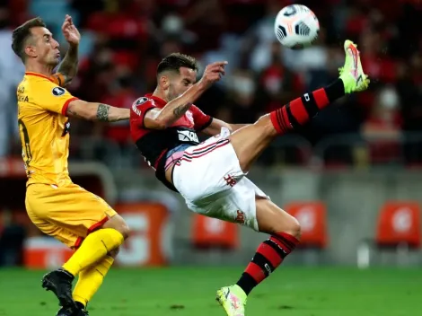 Mauricio Isla se luce y Flamengo pone un pie en la final