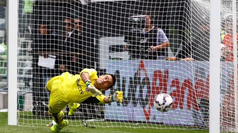 Justo Villar guarda especial recuerdo del penal que le detuvo a Patricio Rubio en 2015.