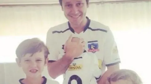 El actor nacional Benjamín Vicuña es hincha de Colo Colo y siempre se ha mostrado luciendo la camiseta de su club.