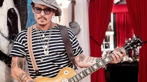 Johnny Depp relajado.