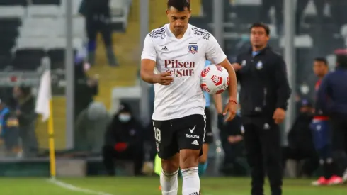 Son cinco los Superclásicos que ha disputado Iván Morales con la camiseta de Colo Colo, donde todavía no ha podido convertir. Si bien es el primero que llega como real protagonista, tendrá la difícil misión de ser el hombre llamado a convertirse en figura. Foto: Agencia Uno.