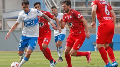 La Calera sigue de cerca a Colo Colo, pero la UC se quiere meter en la lucha.