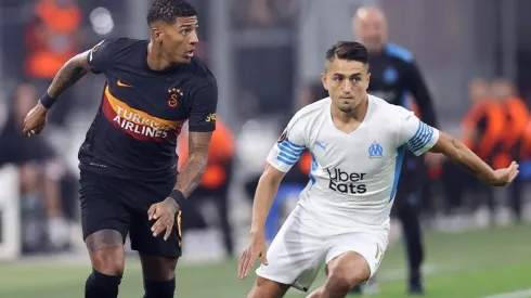 En el minuto 38 del primer tiempo fue detenido el partido por incidentes en las barras. Foto: @Galatasaray