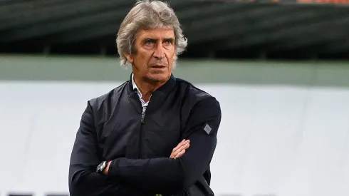 Manuel Pellegrini sigue sumando números positivos en su carrera como entrenador en Europa. | Foto: Getty Images
