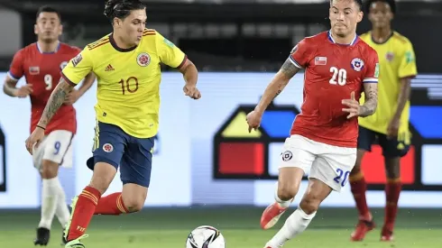 Chile enfrentó recientemente a Colombia que usa camiseta adidas.