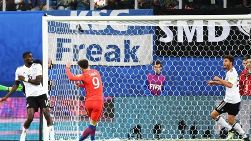 Ángelo Sagal desperdició un centro de Puch a seis metros del arco alemán, en el que pudo ser el empate para Chile en la final de la Copa de las Confederaciones de 2017