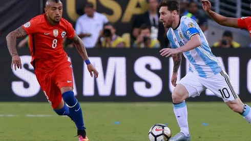 Arturo Vidal y Lionel Messi se han encontrado recurrentemente a nivel de selecciones y además fueron compañeros en Barcelona