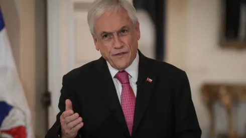 Presidente Piñera es aludido a eventual conflicto de interés en la publicación.