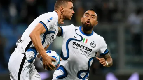 Dzeko y Vidal hablaron antes de entrar a la cancha para remontar el choque con Sassuolo