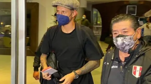 Gianluca Lapadula llega a Lima desatando la alegría de los hinchas peruanos