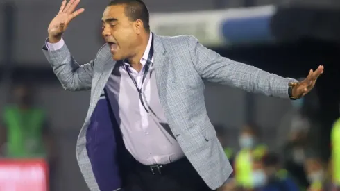 Leonardo González quiere aclarar su futuro en Venezuela