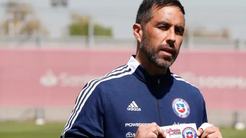 El capitán de Chile se sumó a la campaña de la Corporación Yo Mujer.