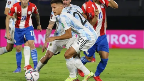 Un partido muy friccionado ofrecieron Argentina y Paraguay en el estadio de los Defensores del Chaco