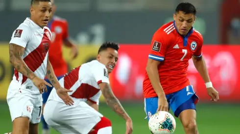 Chile ante Perú en Lima por las Eliminatorias.