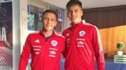 Alexis Sánchez junto a Vicente Conelli