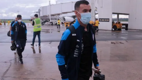 Esta tarde viajó Paraguay en un vuelo directo desde Asunción hasta Santiago para disputar las Eliminatorias. Foto: @Albirroja